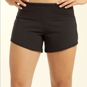 Oiselle Toolbelt Roga Short NWT
